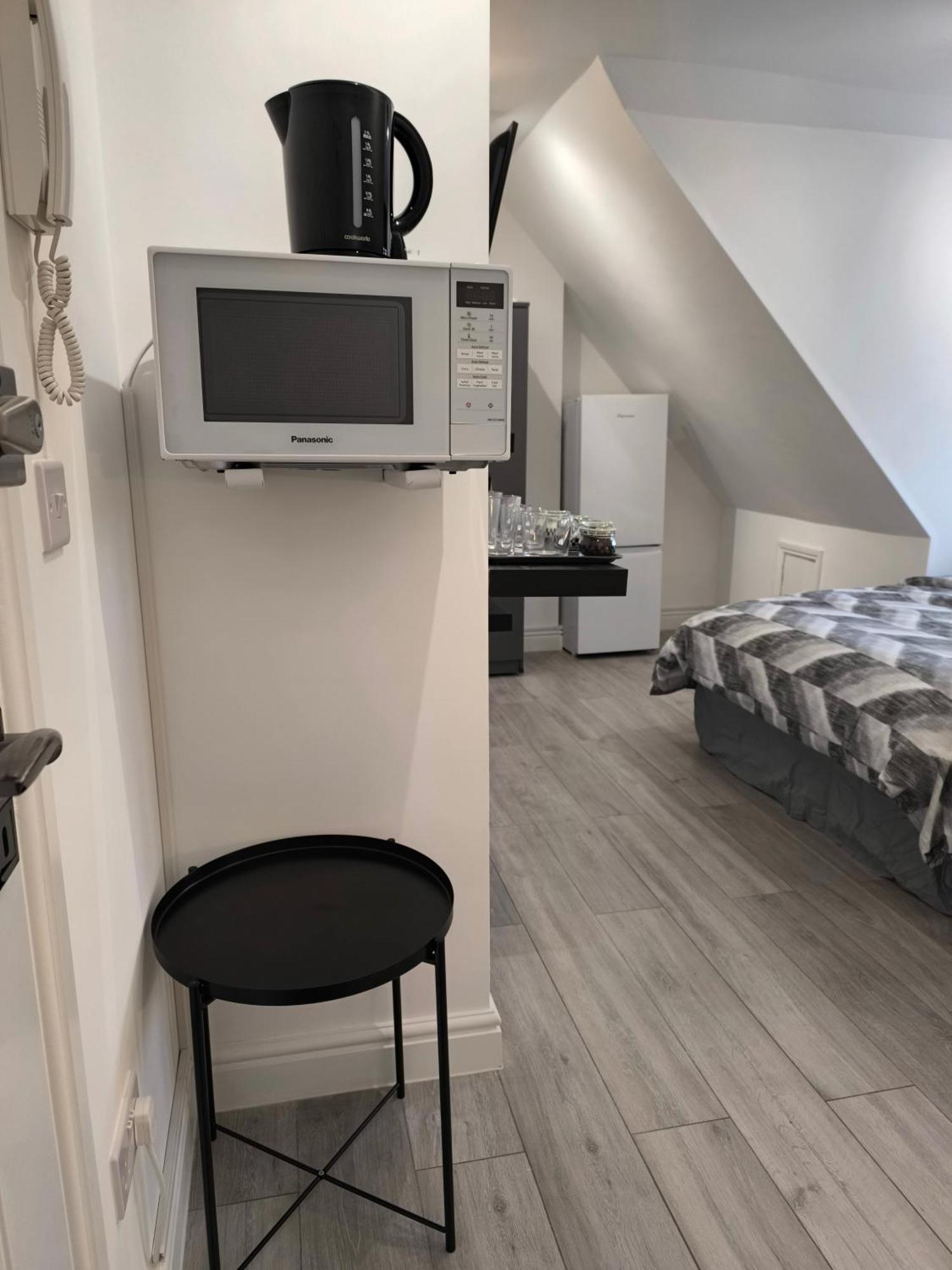 Homestay Full Equiped Rooms, Tooting Broadway Station London